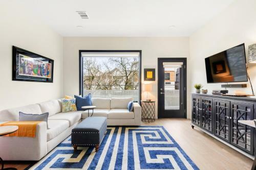 Apartamento Illume - Resort-style Haven - Spacious Balcony Condo
