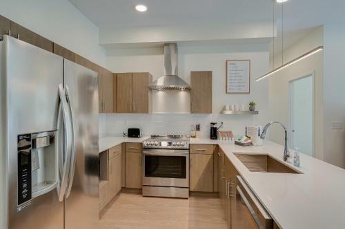 Apartamento Illume - Resort-style Haven - Spacious Balcony Condo