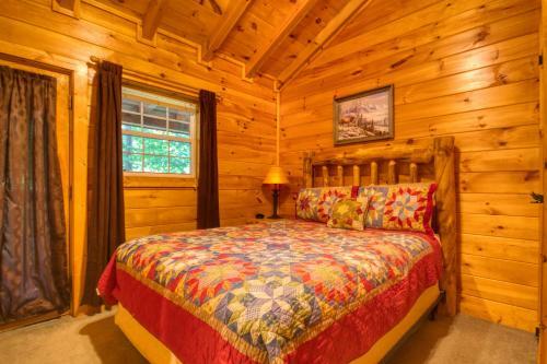 Whispering Waters #208 By Aunt Bug's Cabin Rentals