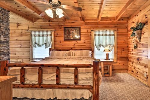 Pigeon Forge Cabin With Games, 1 Mi To Parkway!