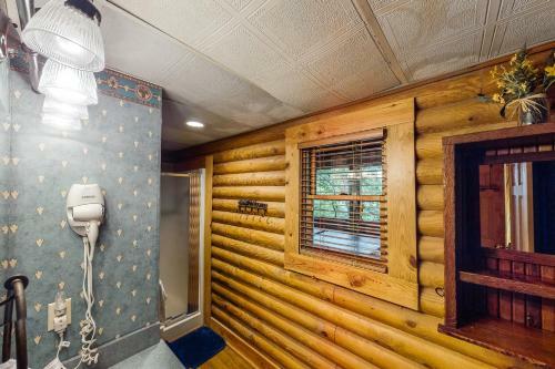 Pigeon Forge Perch