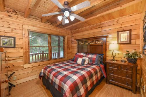 Smokystays 5 Bedroom Cabin