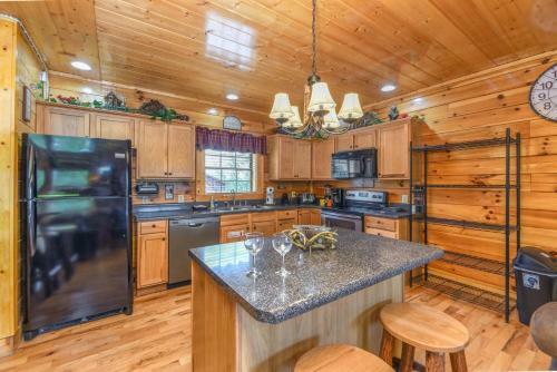 Smokystays Bears Den Cabin