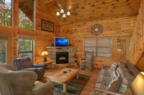 Bear Splash #409 By Aunt Bug's Cabin Rentals