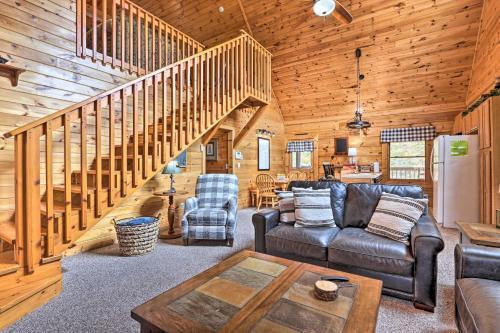 Sevierville Cabin With Deck Near Pigeon Forge!