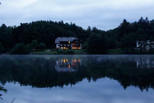 Hostal Landgasthof Trattnig