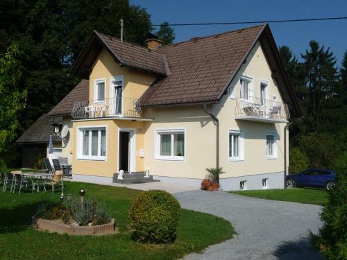 Apartamento Ferienwohnungen Rasinger