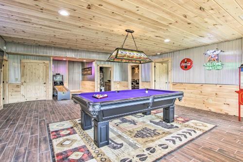 Award-winning Pigeon Forge Residence With Game Room!