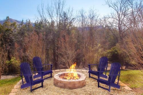 Smoky Bear Lodge With Guest House