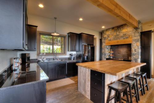 Blackstone Lodge