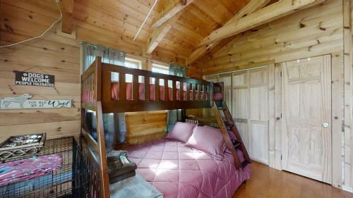 A-bluff & Beyond Cabin