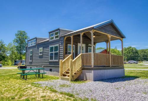Country Living Cottage