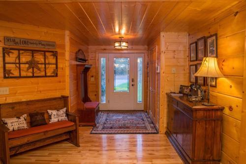 Cub Creek Lodge Cabin