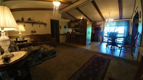 Free Xplorie Attractions Every Day! - Lakefront Cottage