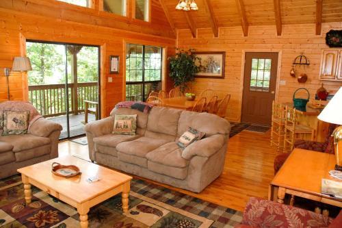 Home On The Ridge Sevierville Cabin