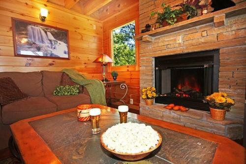 Bear Necessities Cabin In Starrcrest Resort