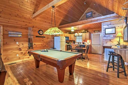 Hills Hideaway Sevierville Cabin With Mountain View