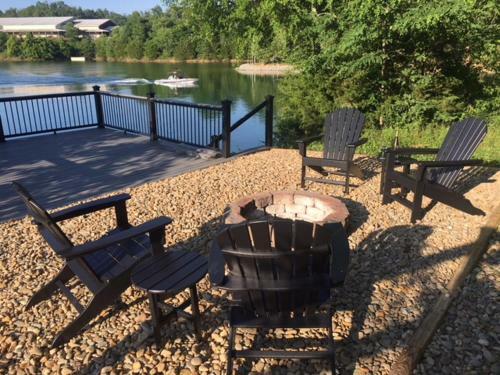 Smokie Mountain Lake House