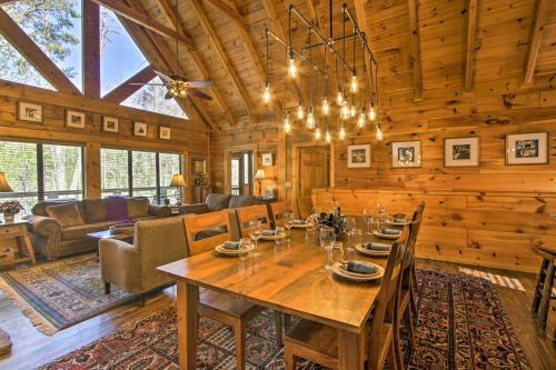 Upscale Sevierville Cabin With Deck, Hot Tub And Games!