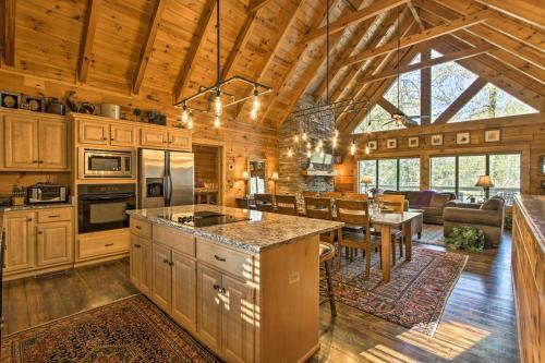 Upscale Sevierville Cabin With Deck, Hot Tub And Games!
