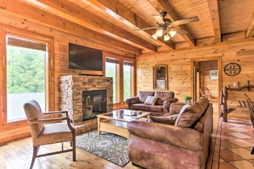Large Pet-friendly Haven With Hot Tub By Pigeon Forge