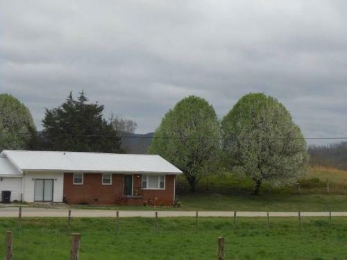 Ranch House Of Cunningham Cabins Near State Parks