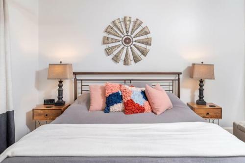 Elegant Cades Cove Condo With Community Pool