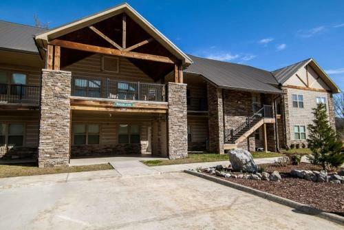 Cozy Cades Cove Condo With Community Pool