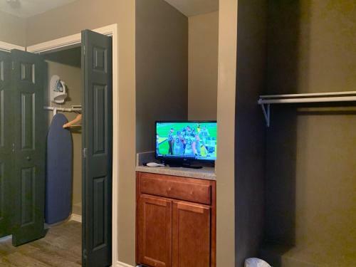 Hotel Eagles Den Suites At Andrews