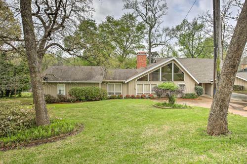 Custom Home With Deck, Dockandboathouse On Lake Athens!