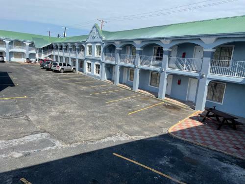 Hotel Pelican Inn