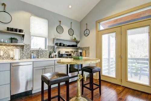 East 2nd Guest House