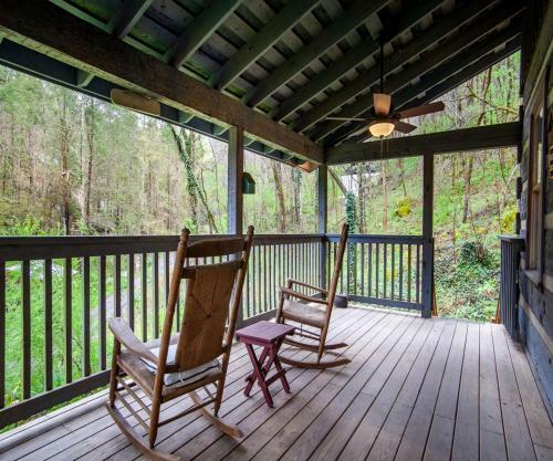 Our Blue Heaven - Secluded With A Wood Fireplace