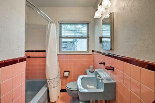 Downtown Austin Home With Patio, 3 Mi To Soco!