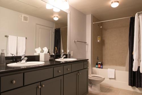 Apartamento Wanderjaunt - Luxe Downtown Austin Apts