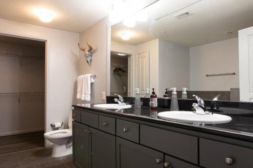 Apartamento Wanderjaunt - Luxe Downtown Austin Apts