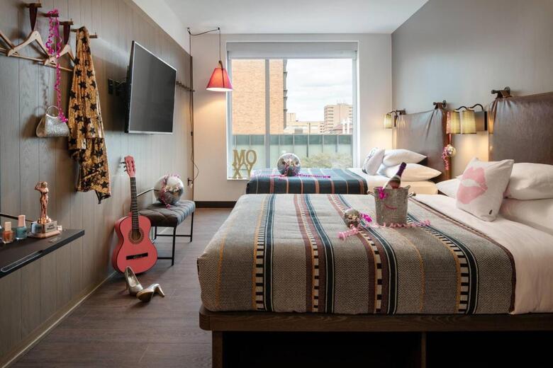 Hotel Moxy Austin - University