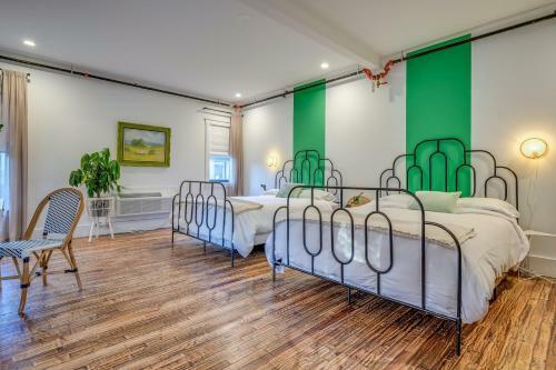 Adina - All 4 Top-floor Suites - Downtown Austin Hotel Room
