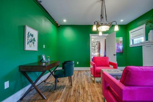 Adina - All 4 Top-floor Suites - Downtown Austin Hotel Room