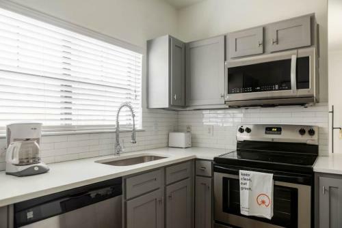 Wanderjaunt - North Austin Apartments