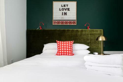 Wanderjaunt - North Austin Apartments