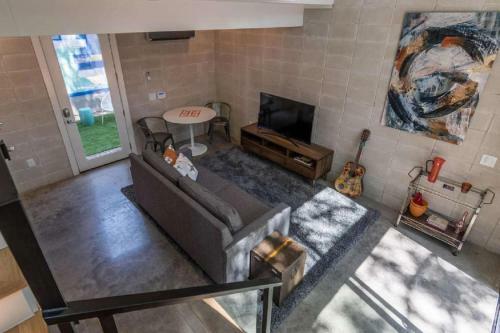 Contemporary Home In Downtown Austin