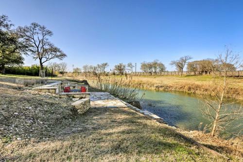 Blanco Riverfront Historic Home, 3 Mi To Dt Blanco
