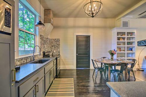 Updated Boerne Cottage Sip, Explore And Relax!