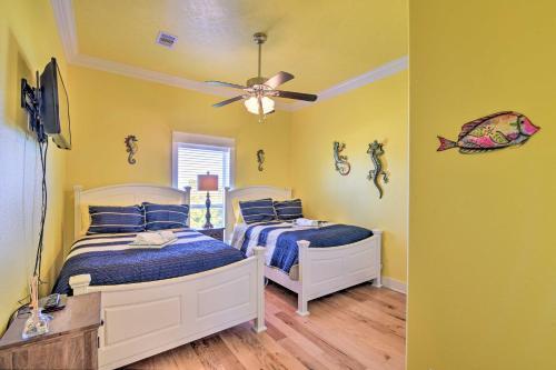 Updated Bolivar Peninsula Retreat With Deck!