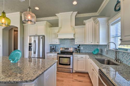 Updated Bolivar Peninsula Retreat With Deck!