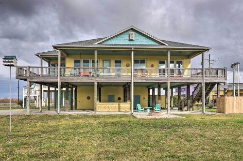 Bolivar Beach Retreat With Outdoor Bar And Deck!