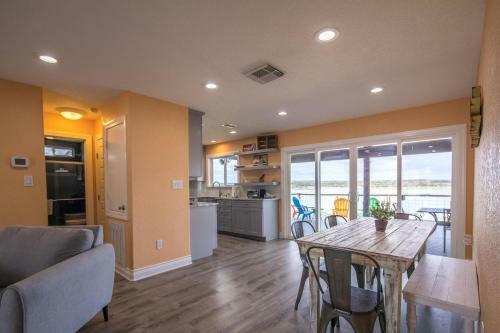 Ledgerock Home