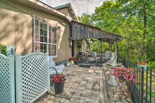 College Station Lodge With Hot Tub And Prvt Courtyard!