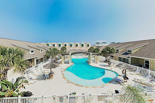 Poolside Beauty With Heated Pool - Steps To Beach Townhouse